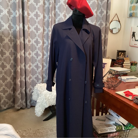 BILL BLASS - Picture 5 of 10